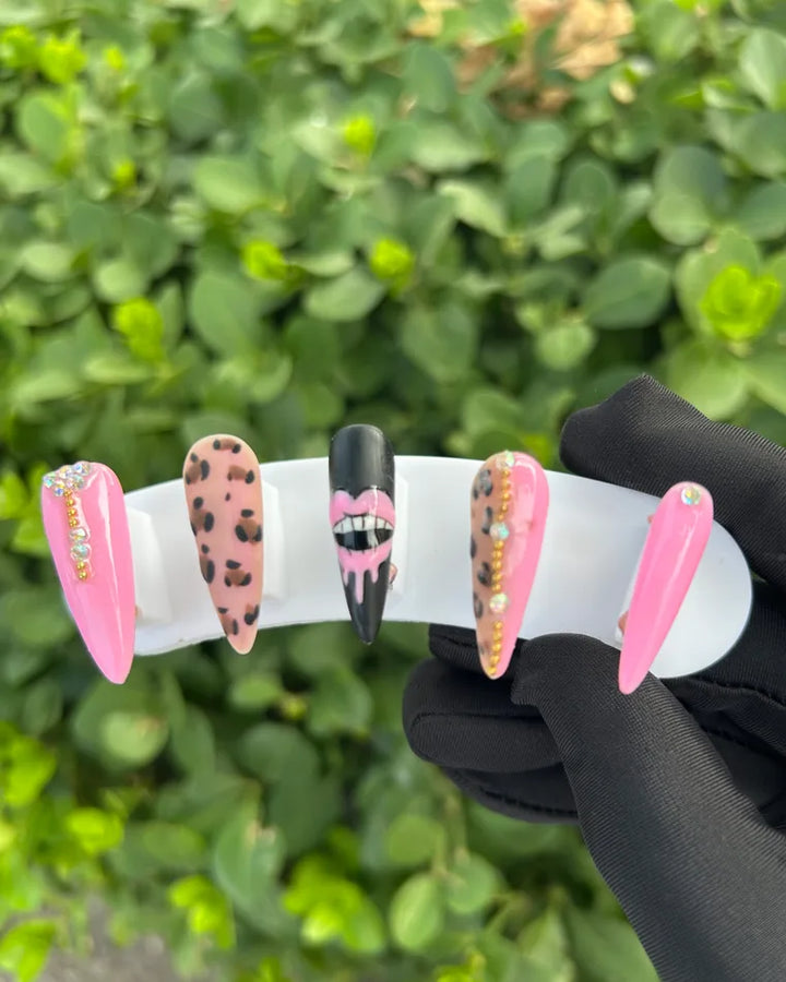 56 Pink Lips Baddie