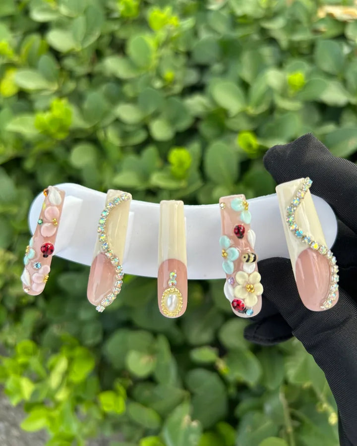 69 Garden Bug Press‑on Nails
