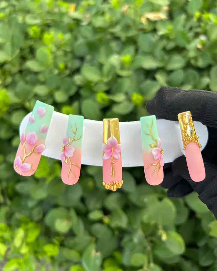 74 Ancient‑Style Magnolia Gold Press‑on Nails