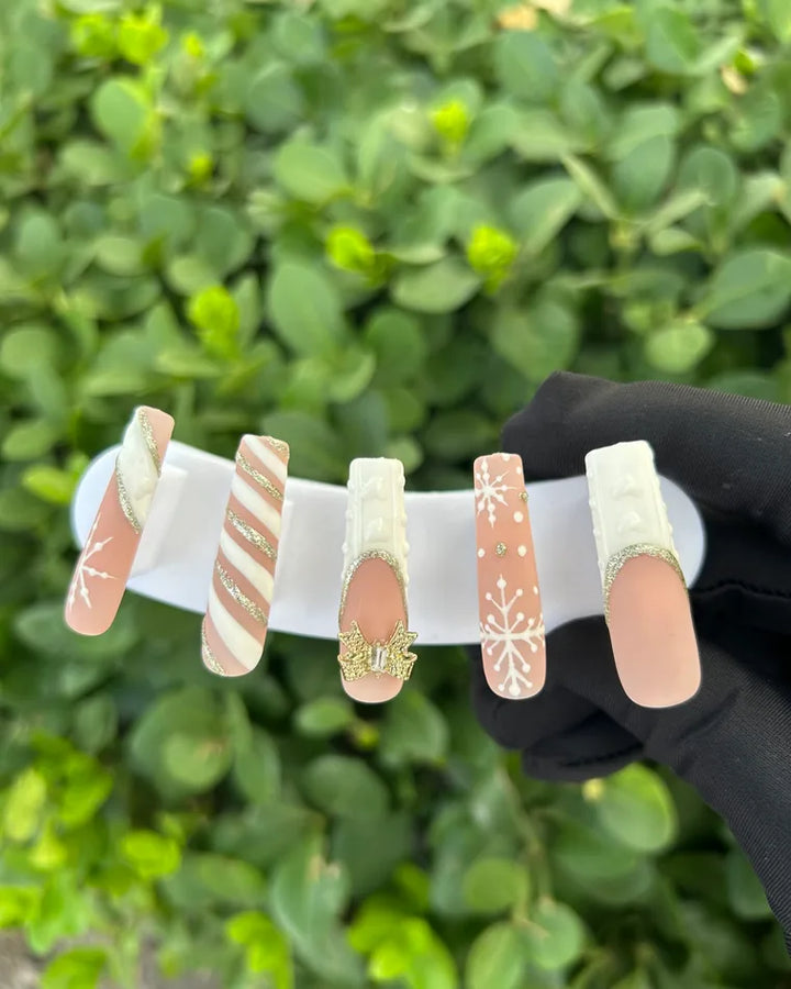84 Cream White Christmas Snowflake Bow Press‑on Nails