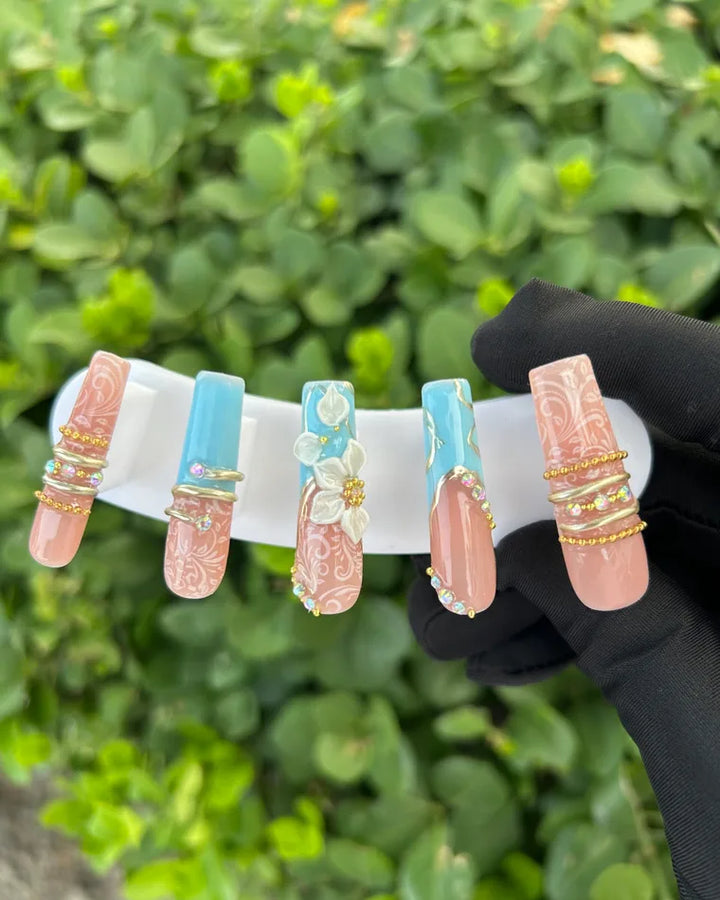 87 Blue‑Pink Contrast 3D White Flower Gold Press‑on Nails
