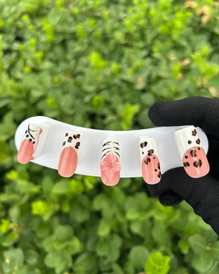 102 Pink‑White Leopard & Tiger Print 3D Pink Flower Press‑on Nails