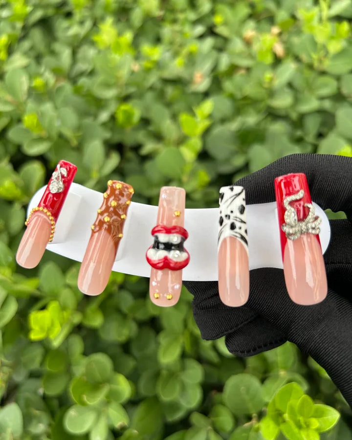 106 Red Lips Snake Rhinestone Nails