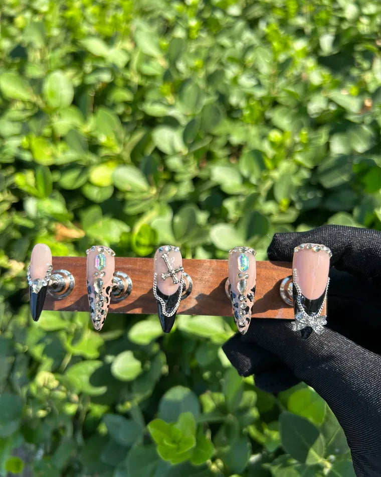 5 Black Tip Leopard Bow Nail Tips